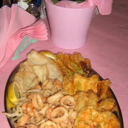 Serafini Free Parking Отель 2*