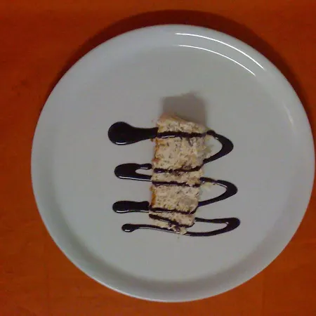 Serafini Free Parking Отель