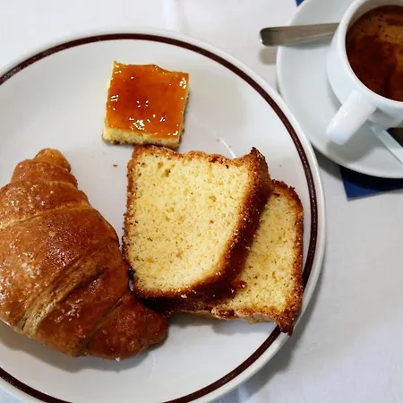 Serafini Free Parking Отель 2*