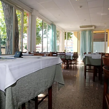 Serafini Free Parking Мизано-Адриатико