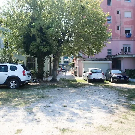 Serafini Free Parking Отель Мизано-Адриатико