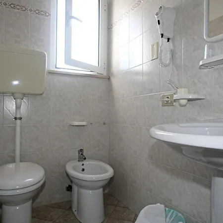 Serafini Free Parking 2*