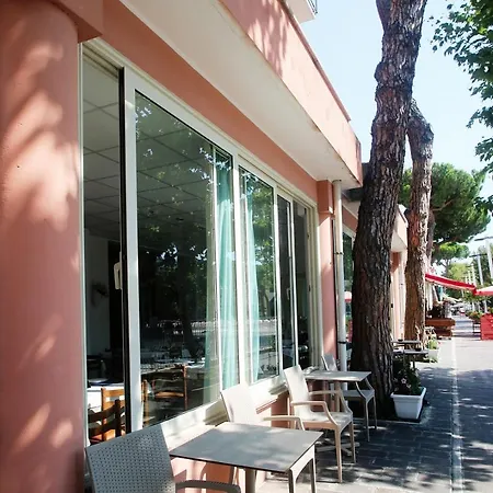 Serafini Free Parking Мизано-Адриатико