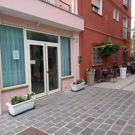 Serafini Free Parking Hotel 2*