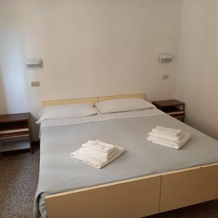 Serafini Free Parking Отель Мизано-Адриатико