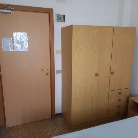 Serafini Free Parking Hotel 2*