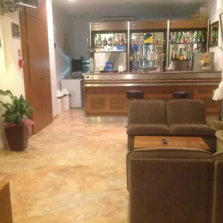 Serafini Free Parking Отель