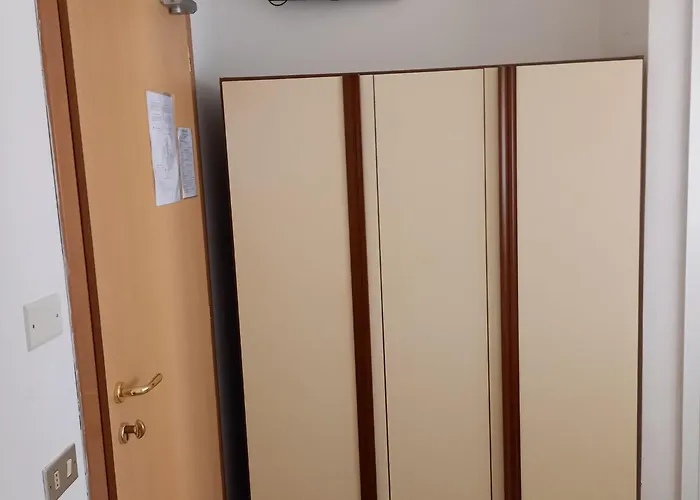 Serafini Free Parking 미사노아드리아티코