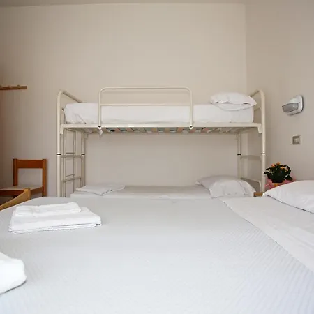 Hotel Serafini Free Parking 2*