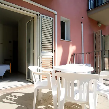 Hotel Serafini Free Parking 2*