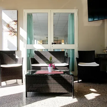 Serafini Free Parking 米萨诺阿德里亚蒂科