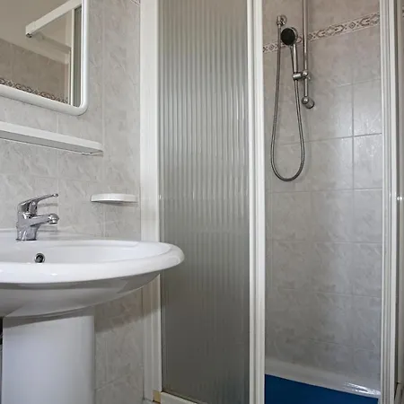 Serafini Free Parking Hotel