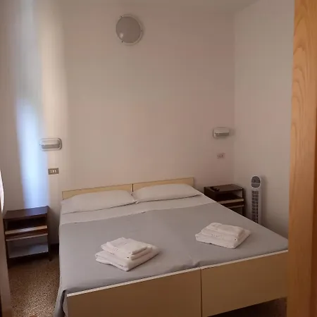 Hotel Serafini Free Parking