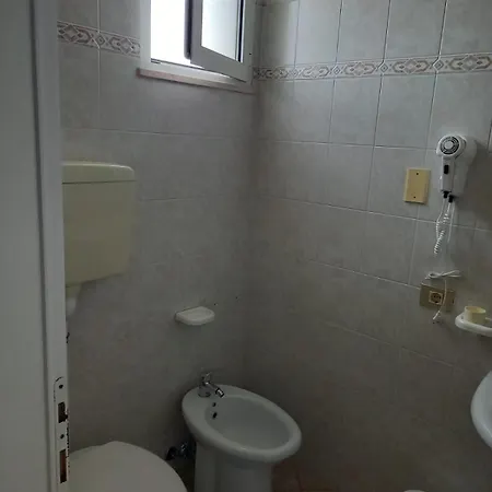 Hotel Serafini Free Parking