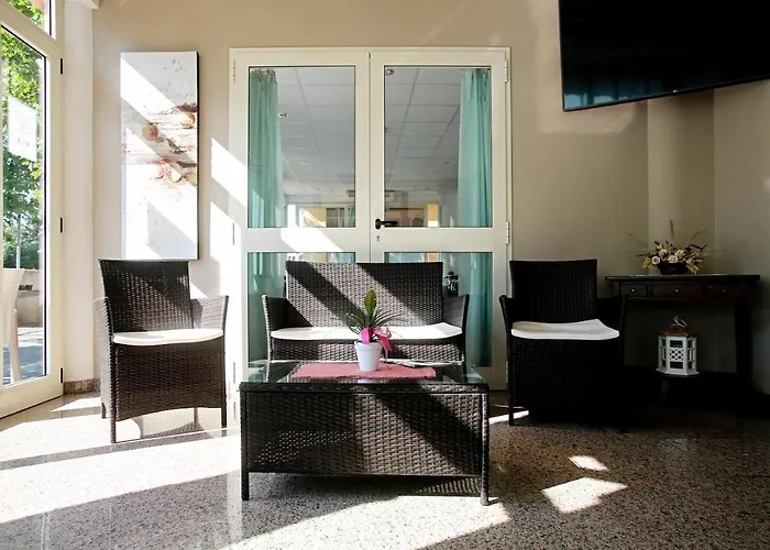 Serafini Free Parking ميسانو ادرياتيكو