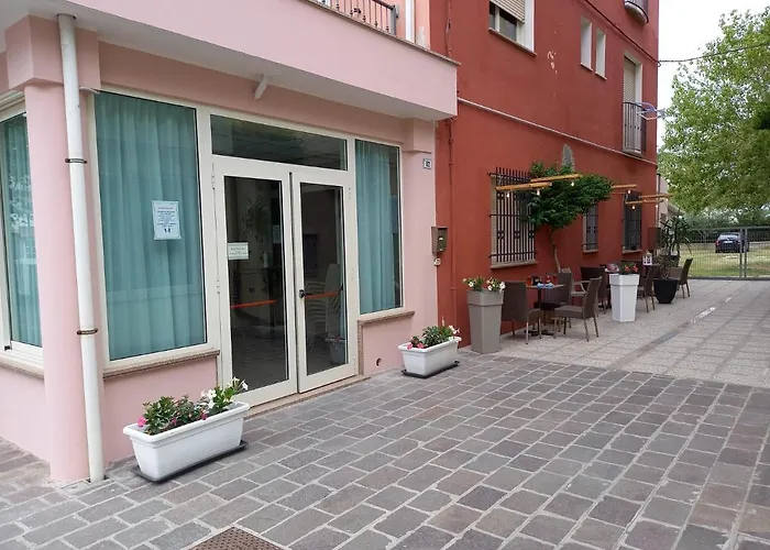 Serafini Free Parking Hotell 2*