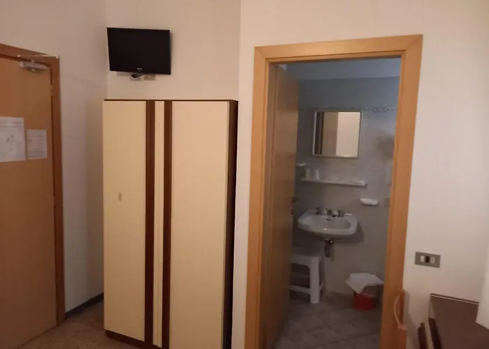 Serafini Free Parking 2*