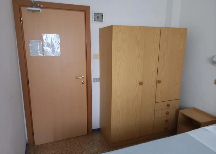 Serafini Free Parking Hotell 2*