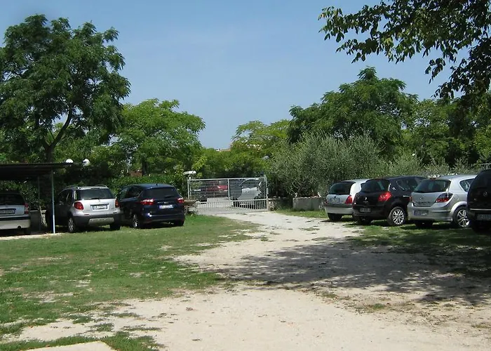 Serafini Free Parking